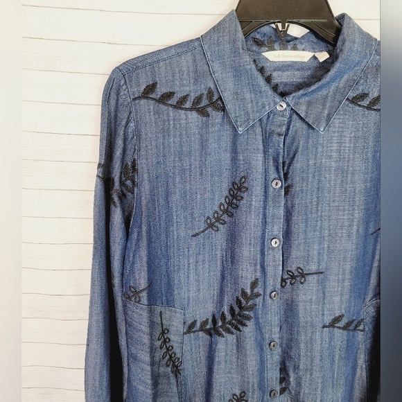 SOFT SURROUNDINGS EMBROIDERED FEATHER CHAMBRAY LONG SLEEVE BUTTON DOWN, SZ LP - Picture 5 of 8